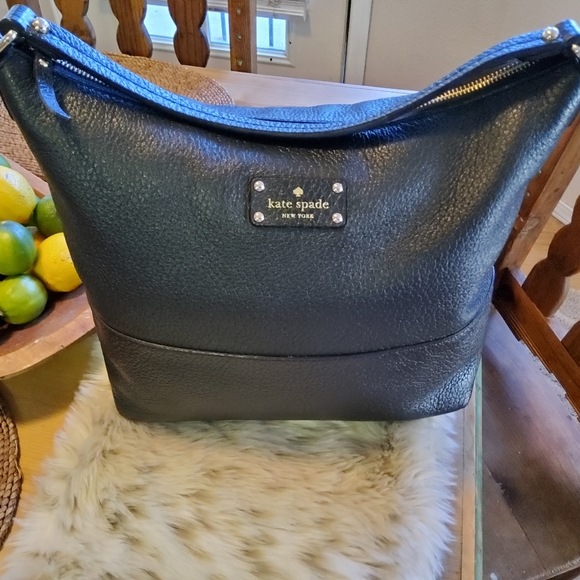 kate spade Handbags - EUC Authentic Kate Spade Purse
